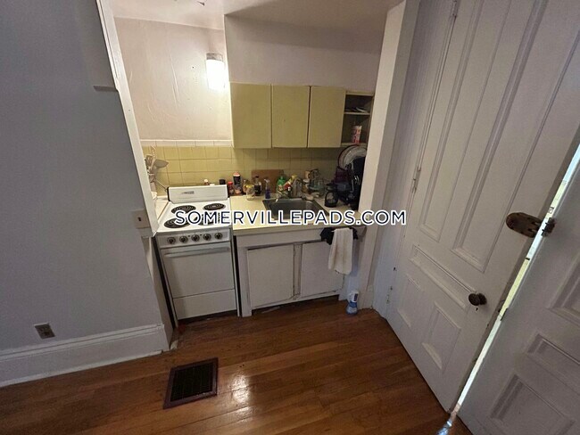 Building Photo - 145 Perkins St