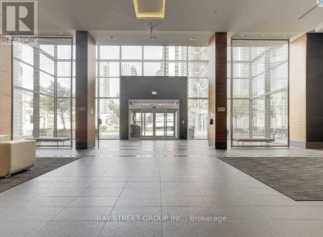 Building Photo - 135 Village Green Square