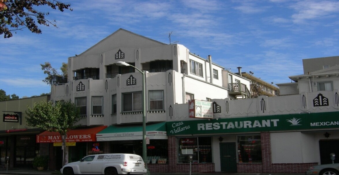 Primary Photo - 410 E 19th St