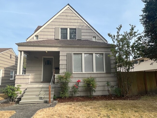 Building Photo - Magnolia - Large 3 BDRM/1 BATH Home - Now ...