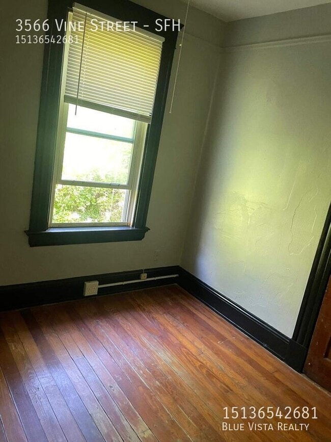 Foto del edificio - 3566 Vine St