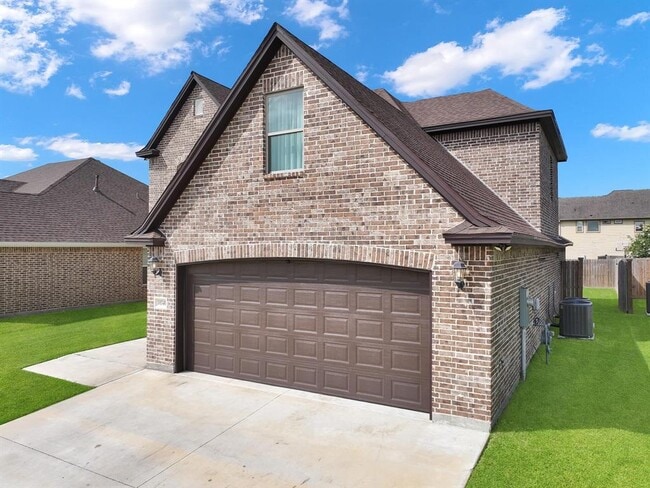 Building Photo - 10340 Dominion Ranch Dr