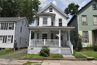 Building Photo - 44 Hammond St