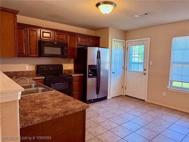 Foto del edificio - 6614 Huntington Ct