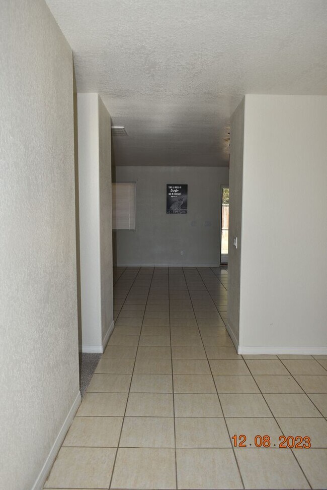 Foto del edificio - 9113 Catalpa Ave