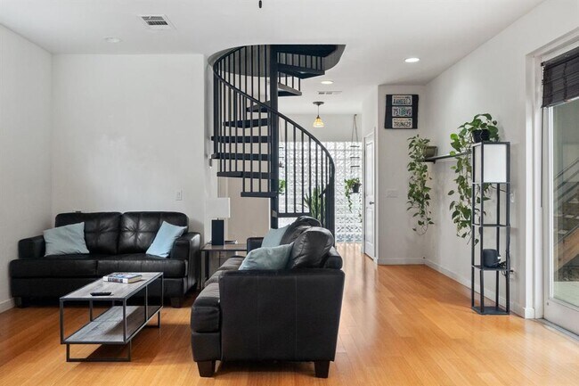 Foto del edificio - 1608 Haskell St