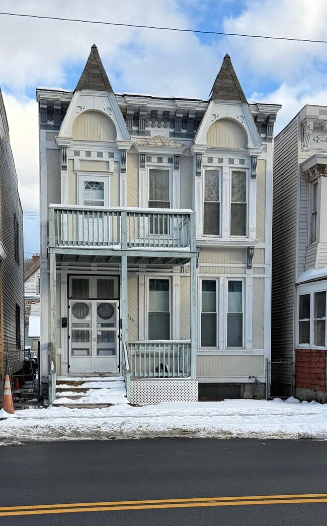 Foto del edificio - 166 5th Ave