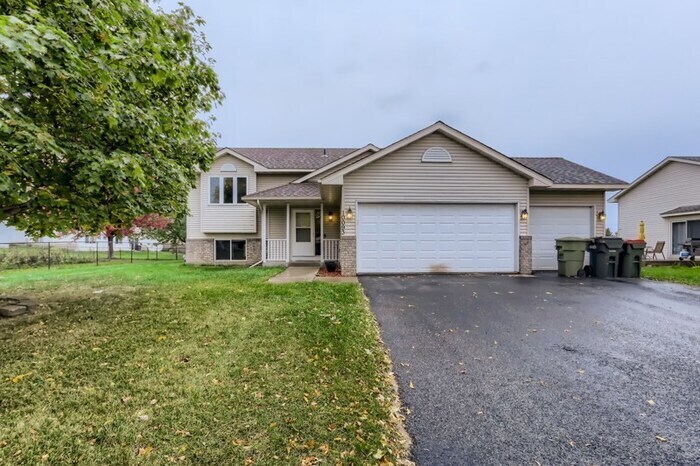 Foto principal - 10093 Park Place Drive, Monticello, MN, 55362