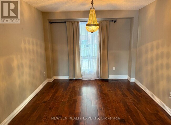 Photo du bâtiment - 2636 Credit Valley Rd