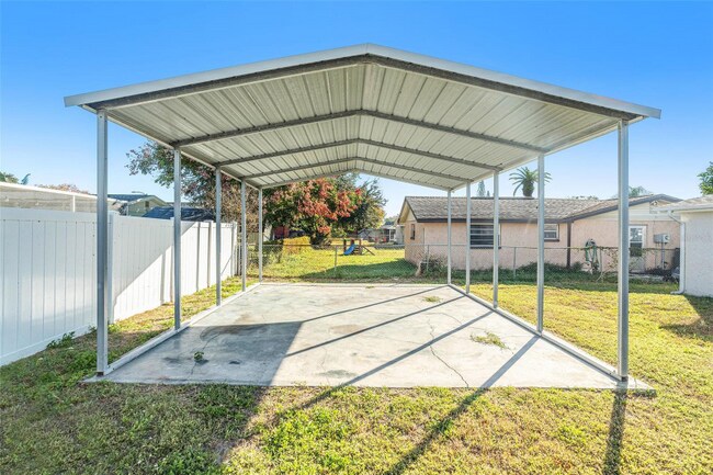 Foto del edificio - 7321 Parrot Dr