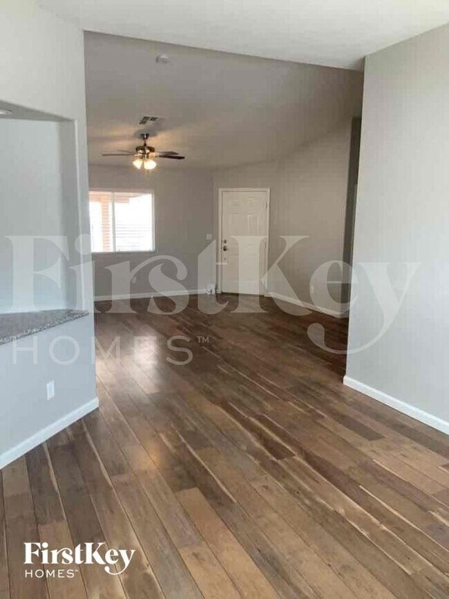 Foto del edificio - 713 W Azure Ave
