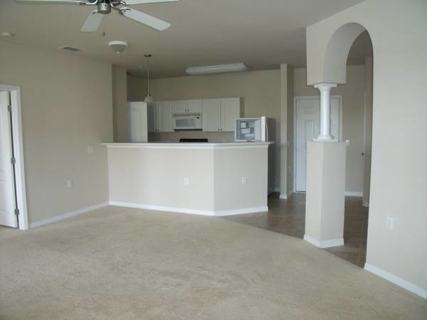 Building Photo - 1450 Villa Capri Cir