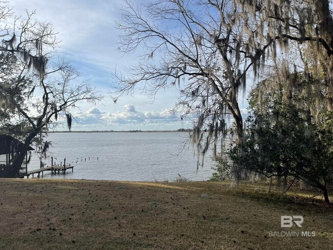 Foto del edificio - 6621 Purvis Rd