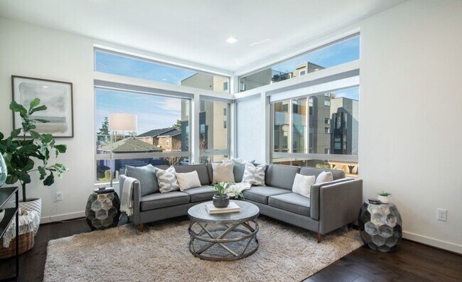 Foto del edificio - For rent - Alki Beach living - 1 block off...