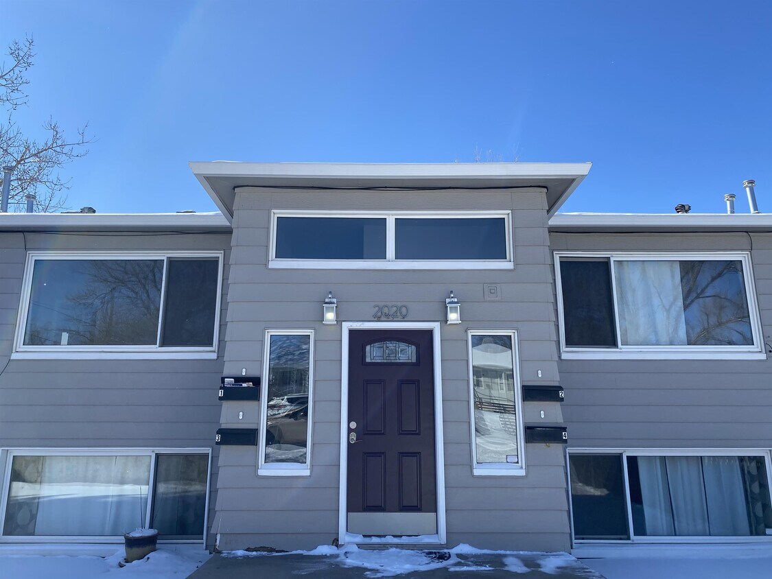 Primary Photo - 2020 Dunn Ave