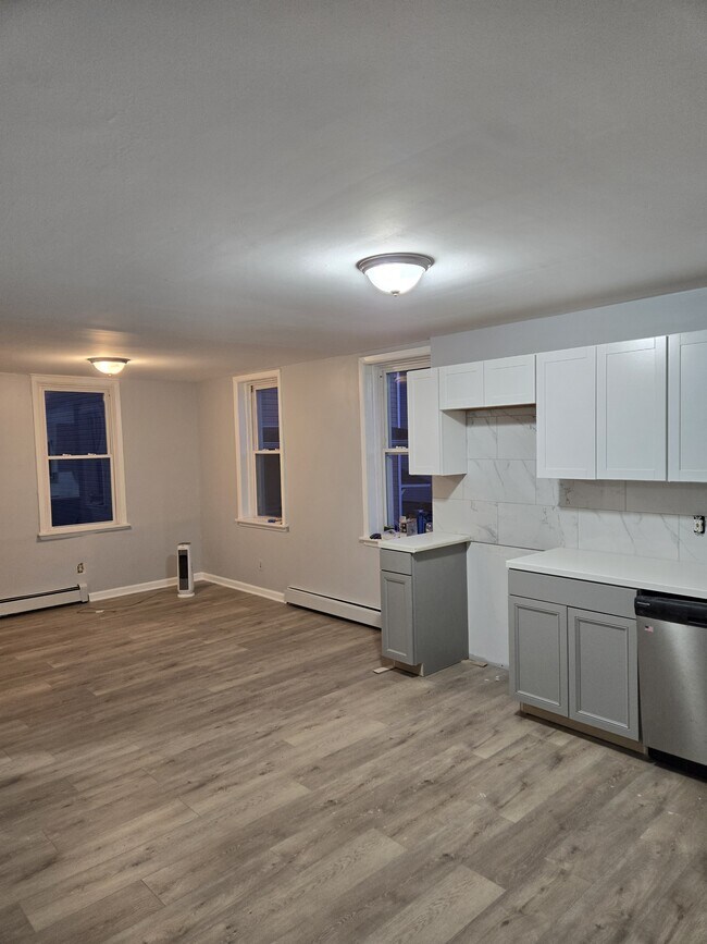 Kitchen & living room - 17 Myrtle St