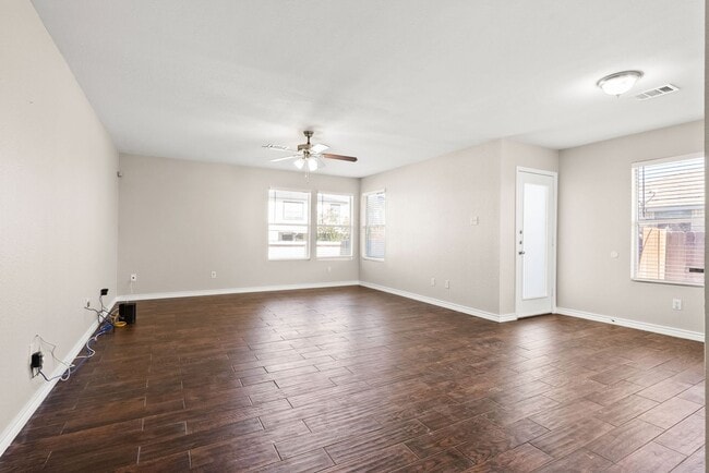 Building Photo - 2409 Riley Dr