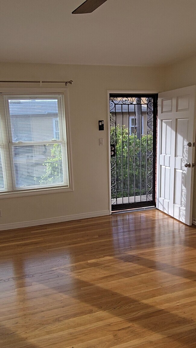 Foto del edificio - 2075 E Appleton St