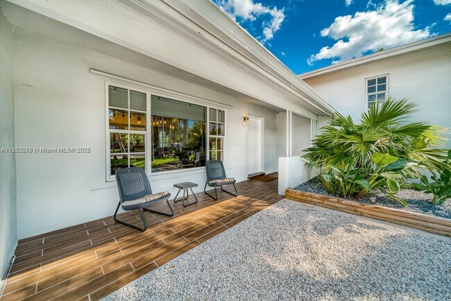 Foto del edificio - 1275 NE 204th Terrace