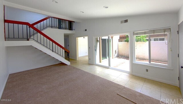 Building Photo - 10120 Larwin Ave