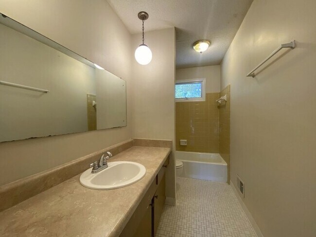 Foto del edificio - 100 Inway Drive, Columbia, SC 29223 3-bedr...
