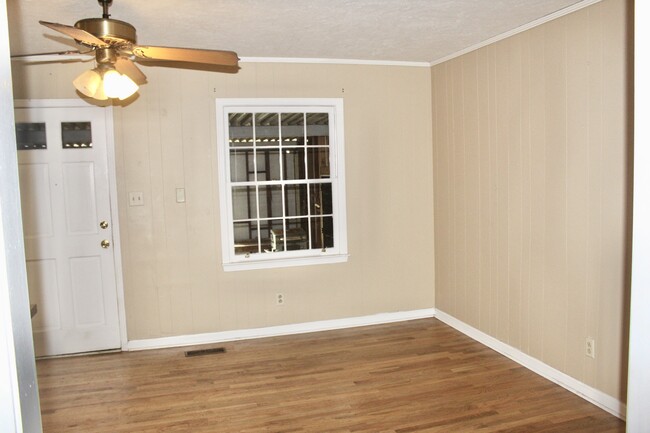 Building Photo - 2616 Whispering Pines Rd