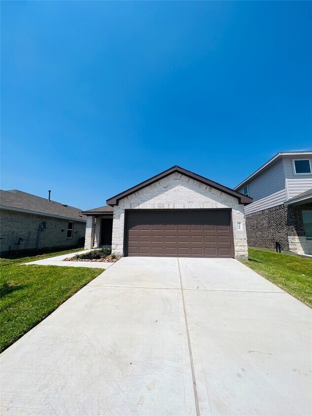 Foto principal - 5215 Mossdale Blf Ln