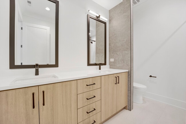 Foto del edificio - 4920 N Lincoln Ave