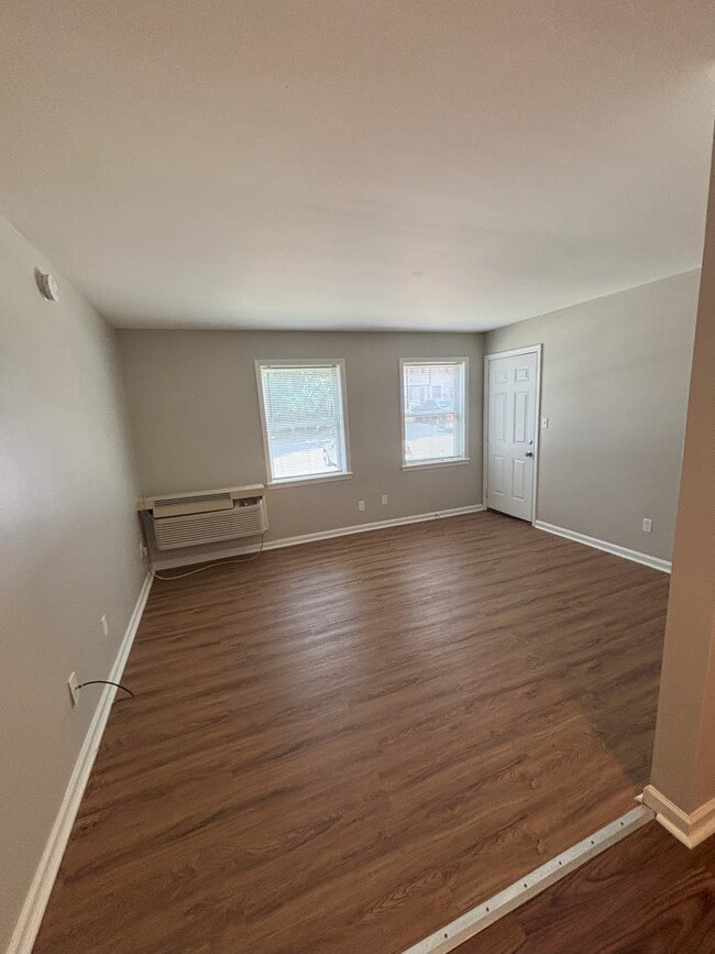 Foto del edificio - 1501 Charter East Cir