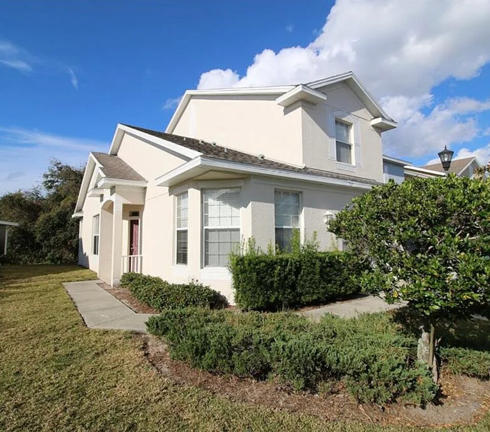 Spacious 3-Bedroom Townhome Riverview - Spacious 3-Bedroom Townhome Riverview