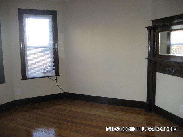 Primary Photo - 10 Bucknam St