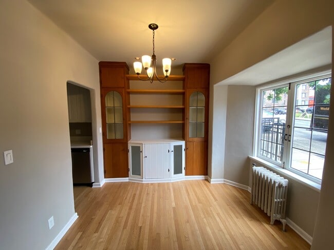 1 - Canterbury Court