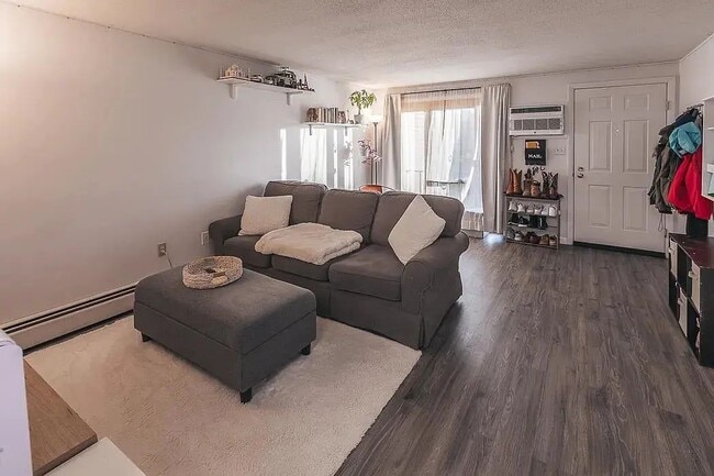 Building Photo - Dover NH