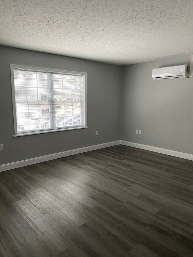 Bedroom - 1089 Edgar Ave