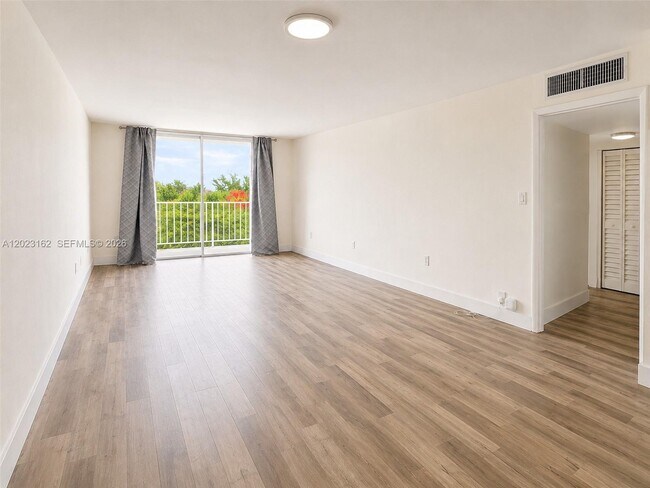 Foto del edificio - 1470 NE 125th Terrace