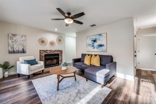 Foto del edificio - 2100 Rainbow Dr