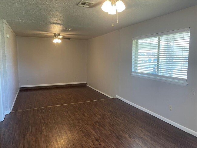 Foto del edificio - 712 SW 4th Pl