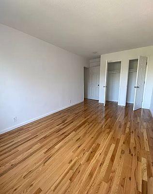 Foto del edificio - 3 bedroom in BRONX NY 10473