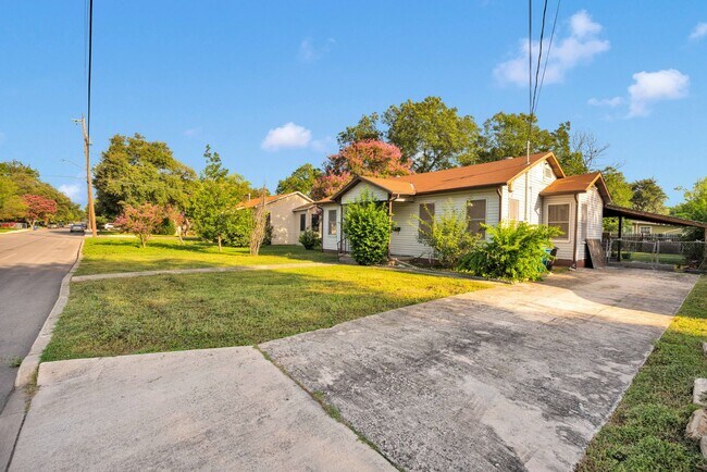 Foto del edificio - Charming 2-Bedroom Home in San Antonio