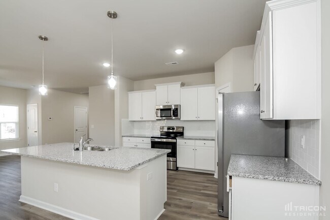 Building Photo - 123 Spring Knoll Dr