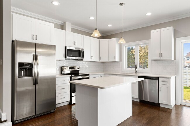 Building Photo - 66 Park Ave