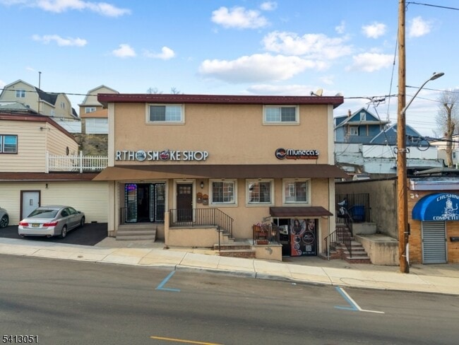 Foto del edificio - 339 N 6th St