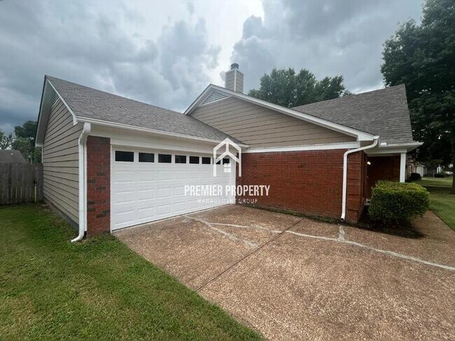 Foto del edificio - 1235 Breezy Gate Dr