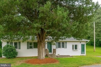 Building Photo - 44519 Clarkes Landing Rd