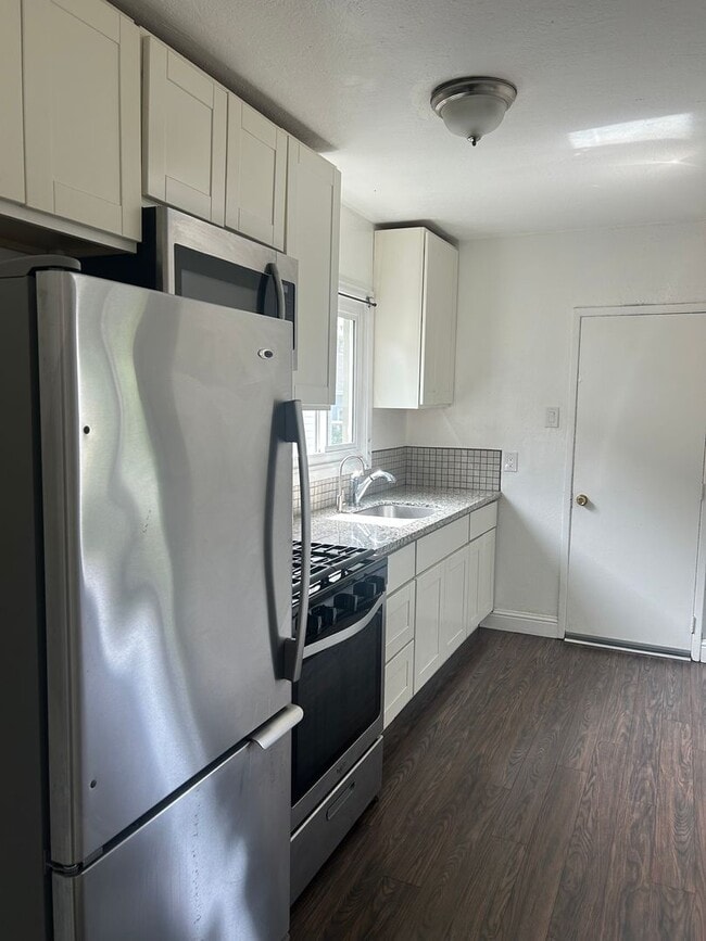 Photo - 725 44th St Apartment
