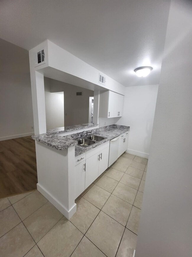 Foto del edificio - 2622 NW 33rd St