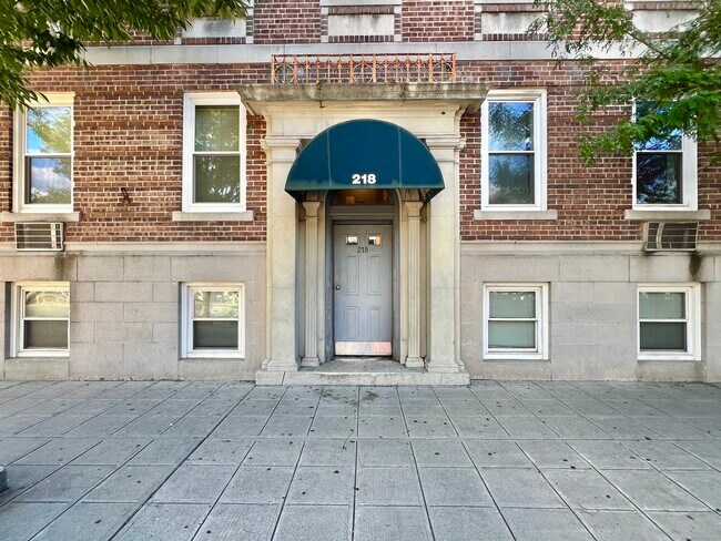 Foto del edificio - 218 Bedford St