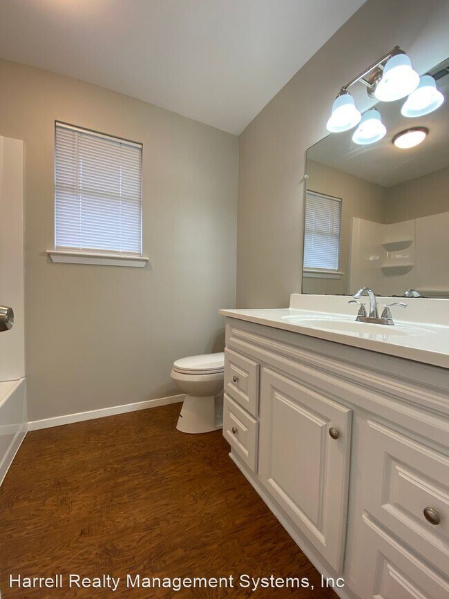Building Photo - 2 br, 1 bath House - 7304 Sanger Avenue Un...