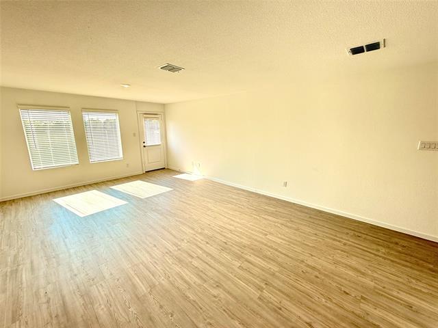 Foto del edificio - 6216 Sanderling St