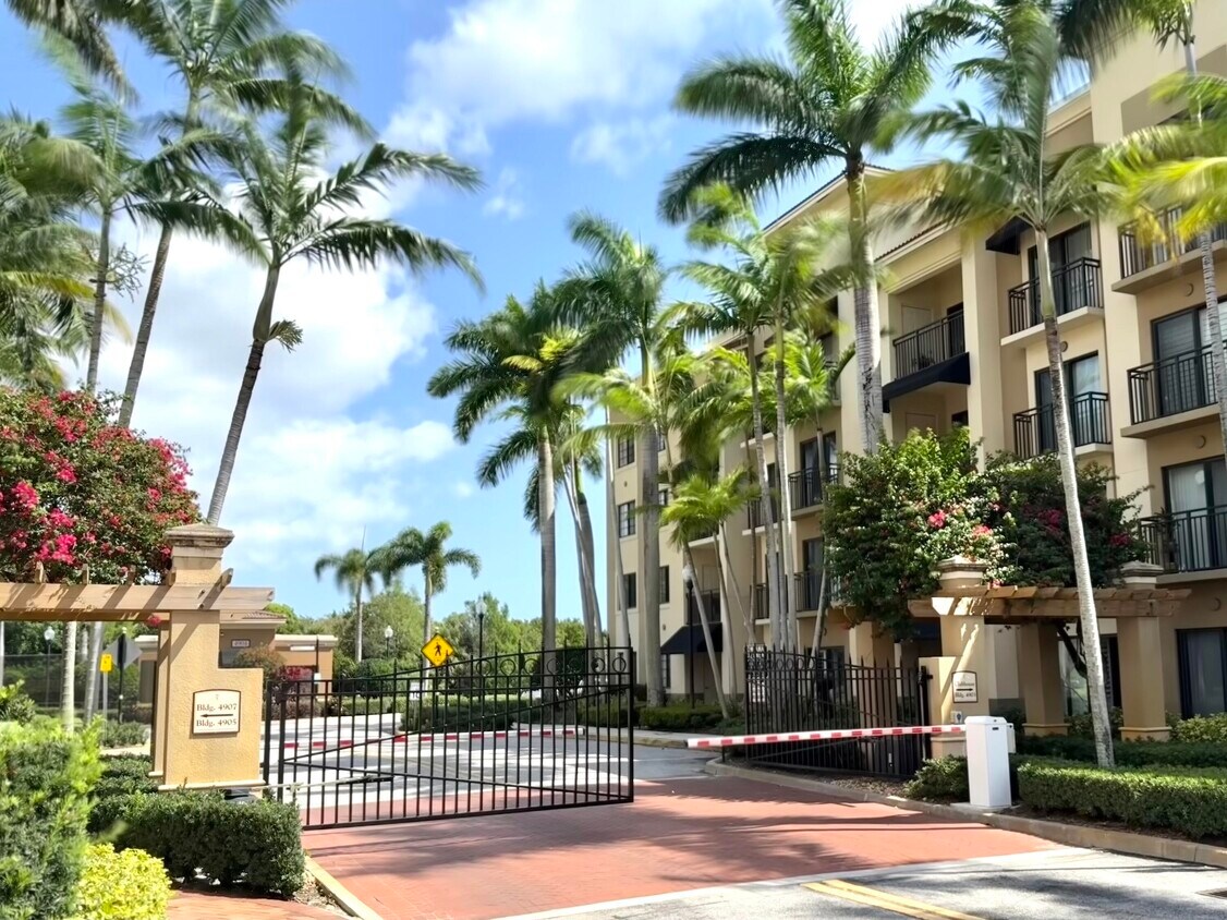 Foto principal - 4907 Midtown Ln